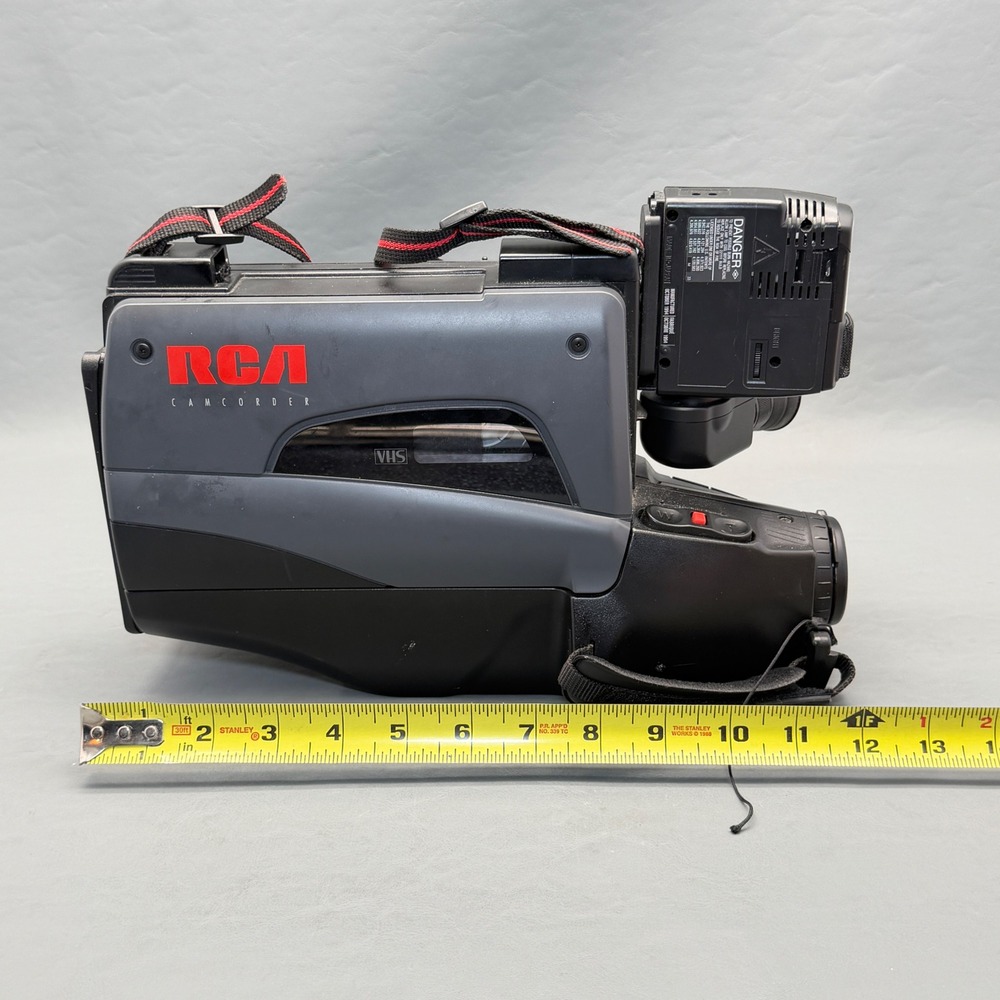RCA CC547 VHS Camcorder Movie Camera 24x Zoom Bundle Charger Manual FOR PARTS - Picture 16 of 16
